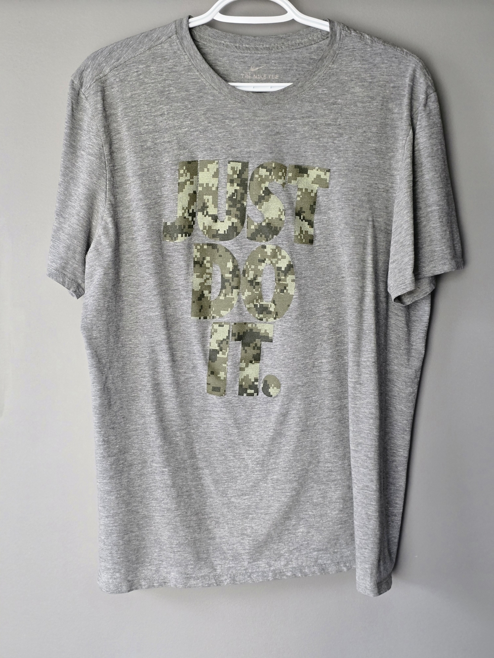 Nike Men's Gray Short Sleeve Tee with Green Camouflage "Just Do It."